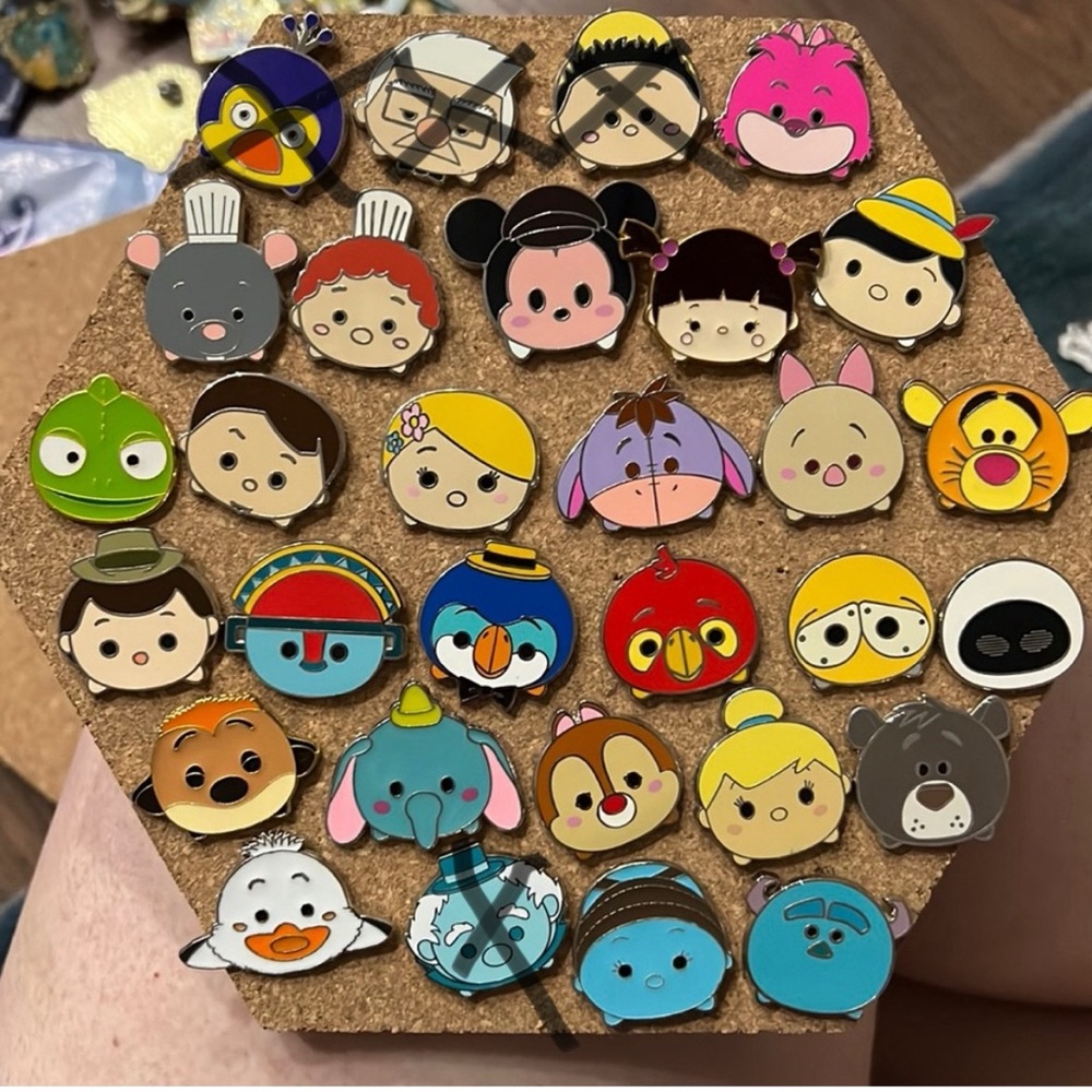 Disney Tsum Tsum Mystery Pin Collection
